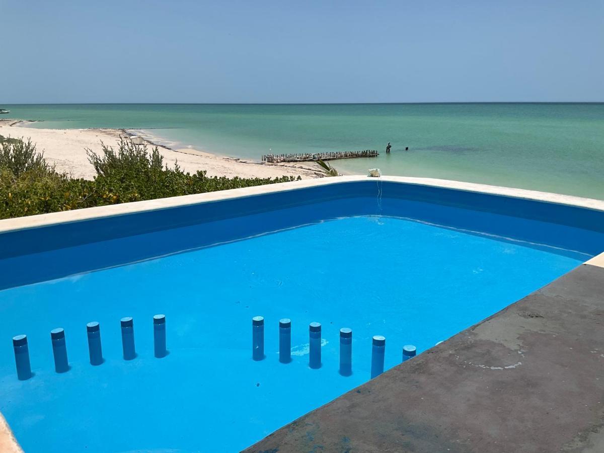 La Casa Amarilla Frente Al Mar Villa Chelem Bagian luar foto
